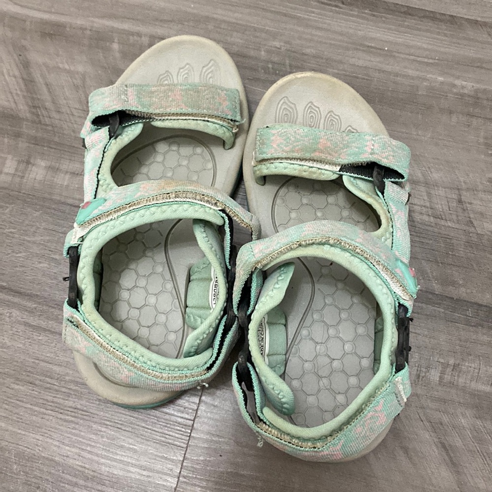 Girls hiking sandals